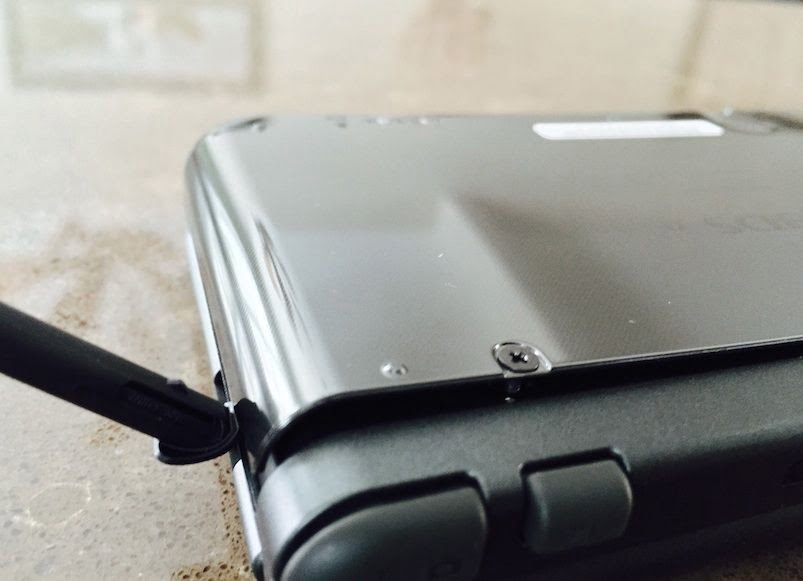 New3DS XL, regiolocked, micro SD
