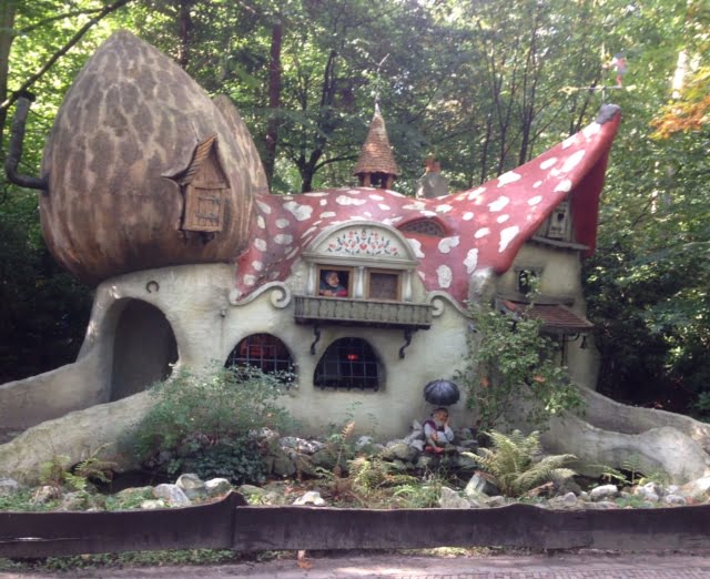 Efteling, Friday, cup of coffee, weekly news