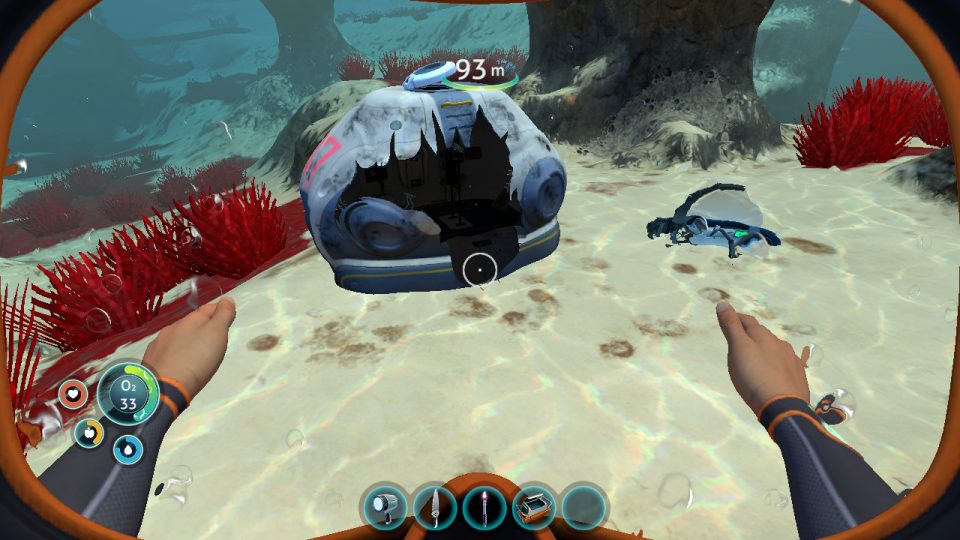 Subnautica. LadiesGamers.com. A pod lying on the ocean floor. It is broken and empty.