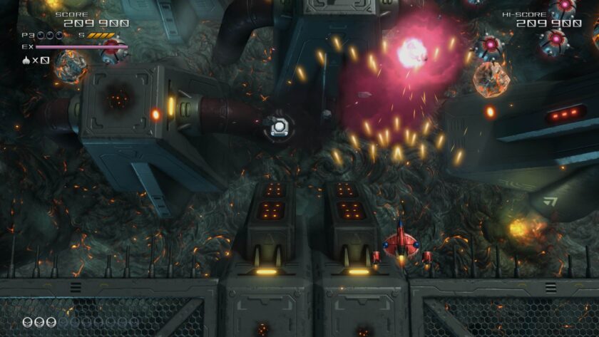 Truxton Extreme shooting enemies
